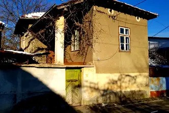 Къща в София, Правец
