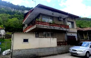 Къща във Варна, Провадия