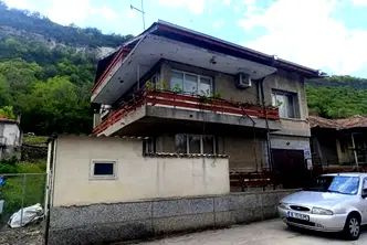 Къща във Варна, Провадия