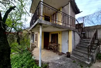 Къща в Раз, Център