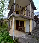 Къща в Раз, Център