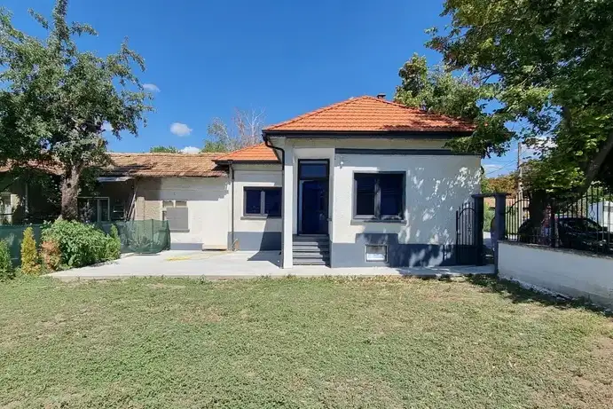 House in Raz, Promishlena zona - Zapad