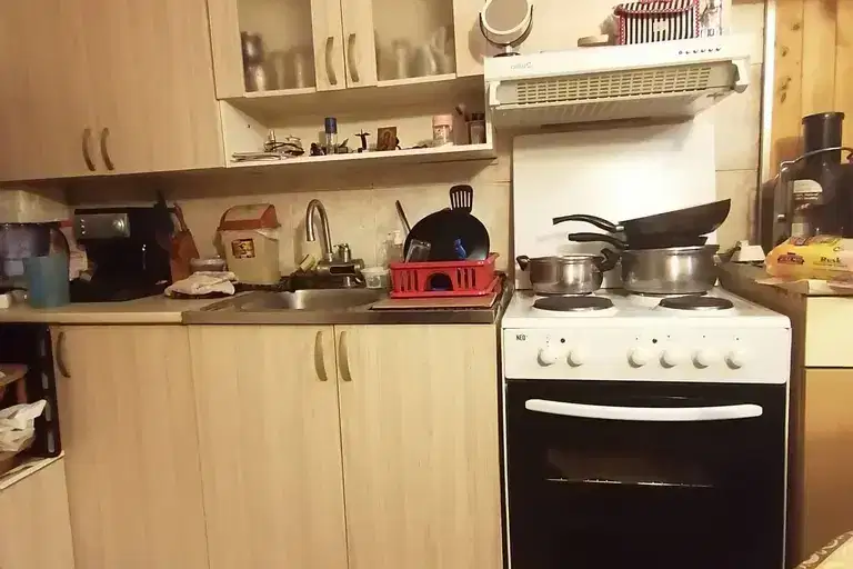 Къща в Русе, Родина 4