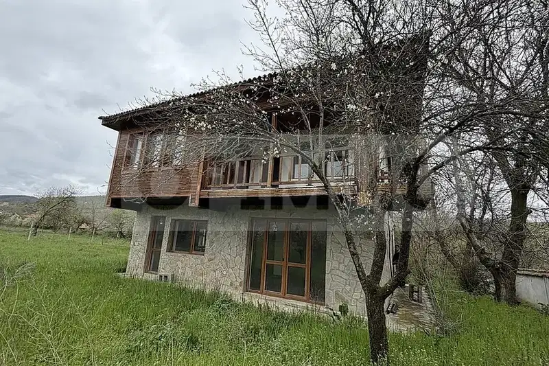 Къща с 3 спални в с. Александрово, област Шумен