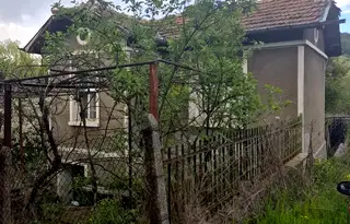 Къща в Перник, с. Бабица