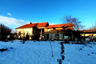 Къща във Враца, с. Баница