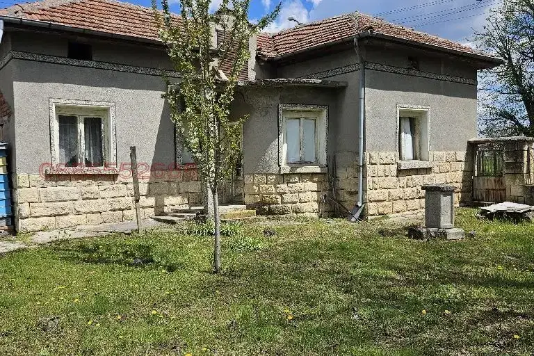 Къща в Русе, с. Батишница