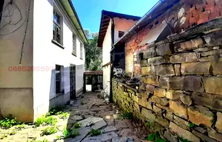 Къща в Ловеч, с. Бели Осъм