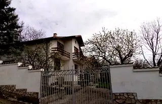 Къща в София, с. Безден