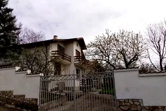Къща в София, с. Безден