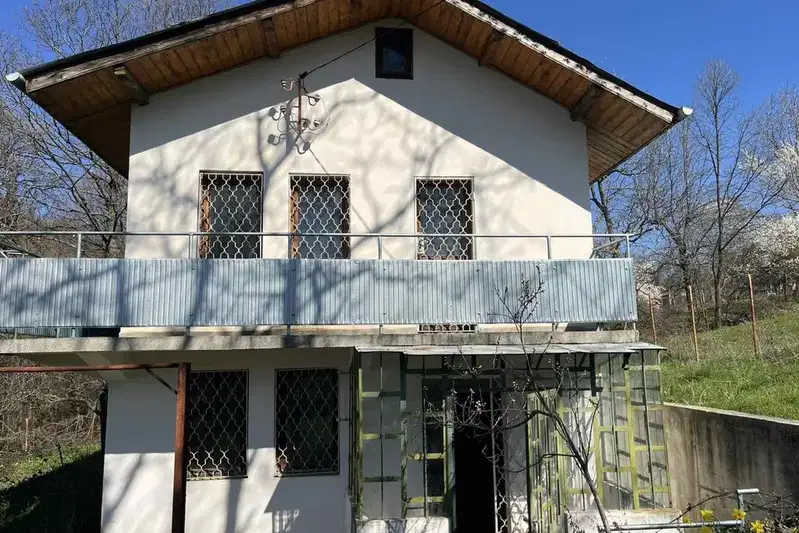Къща в Габрово, с. Бижовци