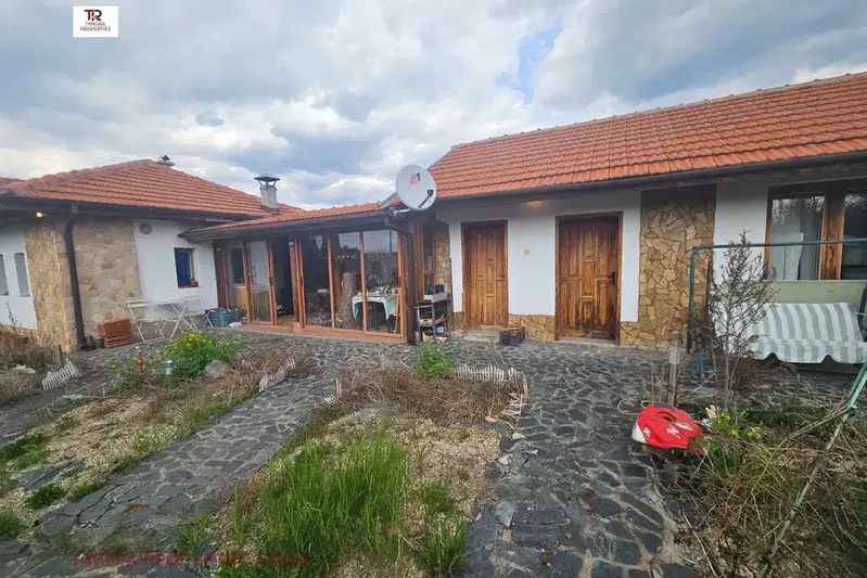 House in Oblast Pernik, Boboraci
