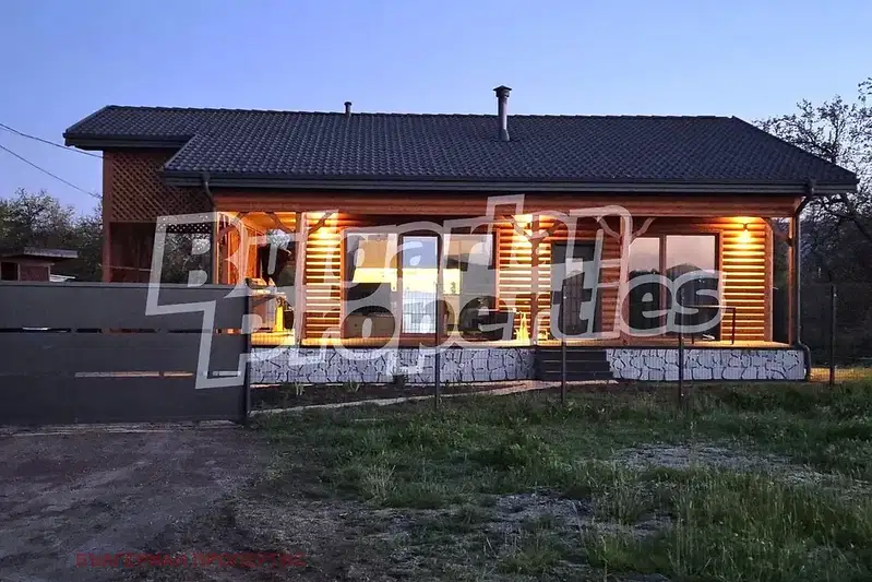 House in Oblast Pernik, Boboraci