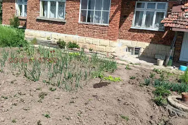 Къща в Разград, с. Богданци