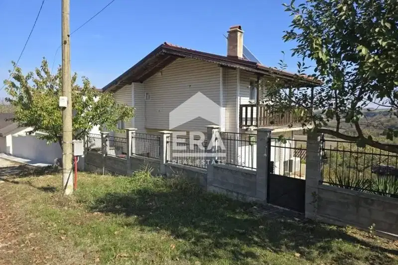 Къща в Русе, с. Божичен