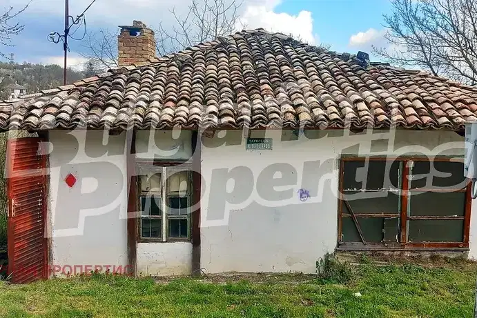 House with 2 bedrooms in Braknitsa village, Targovishte region, with yard