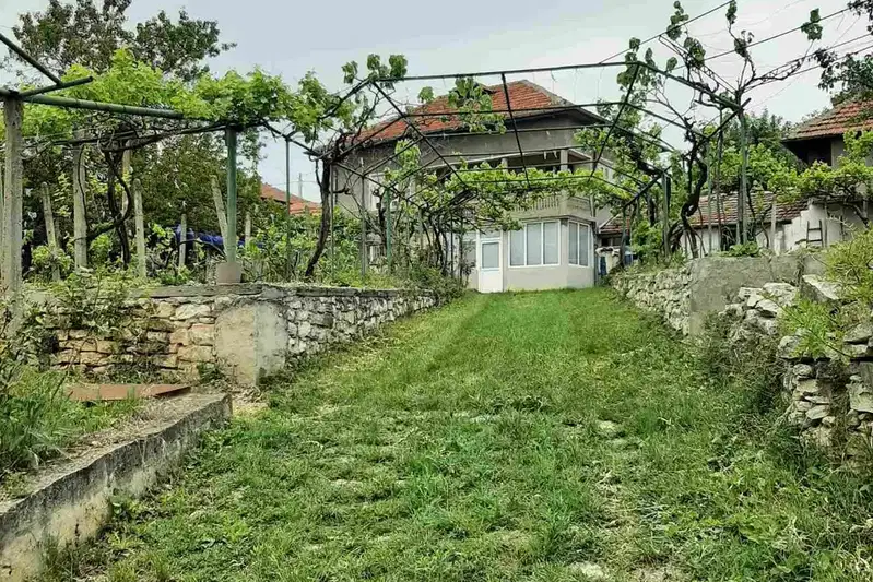 Къща в Плевен, с. Брестовец