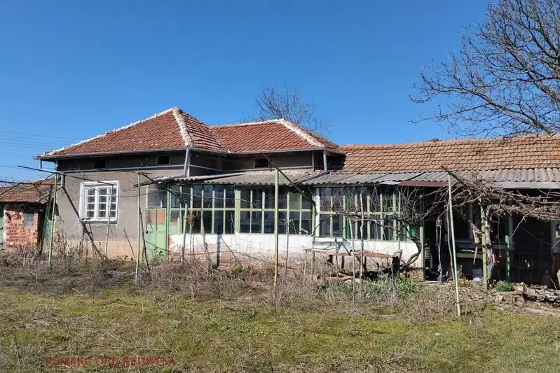 Къща във Велико Търново, с. Бутово