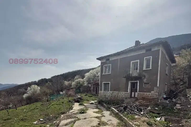 Къща във Враца, с. Челопек