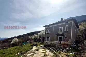Къща във Враца, с. Челопек