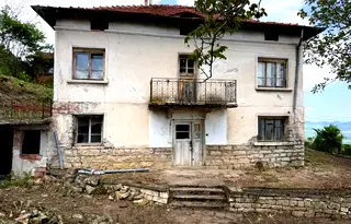 Къща във Враца, с. Челопек