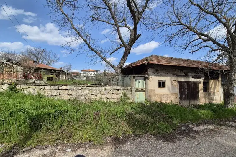Къща в Русе, с. Червена вода
