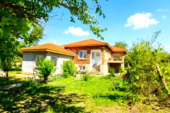 Къща във Варна, с. Червенци