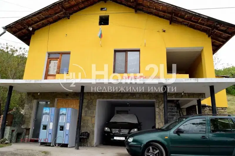 House in Oblast Lovech, Dobrevci