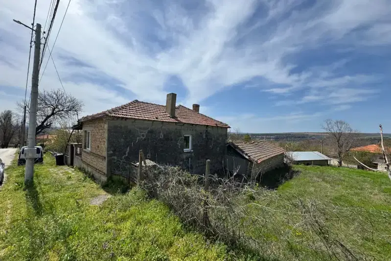 Къща във Варна, с. Добрина