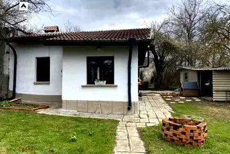 Къща в София, с. Долно Камарци
