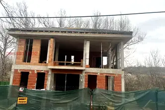 Къща в Перник, с. Драгичево