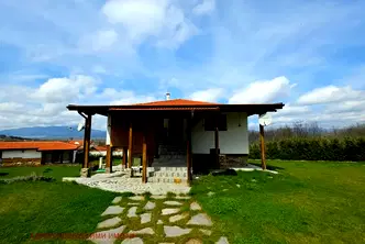 Къща в Стара Загора, с. Елхово (Николаево)