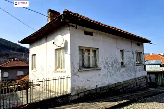 Къща в Ловеч, с. Гложене