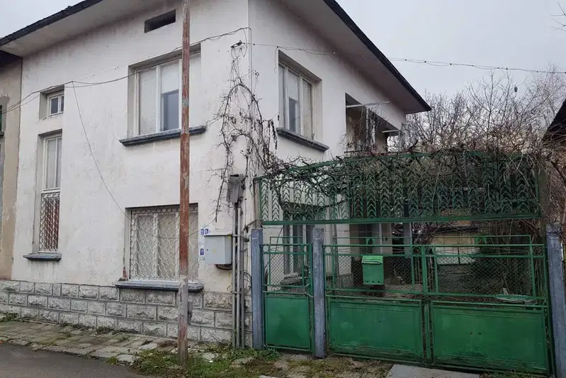 House in Oblast Lovech, Glojene