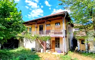 Къща в Ловеч, с. Гложене