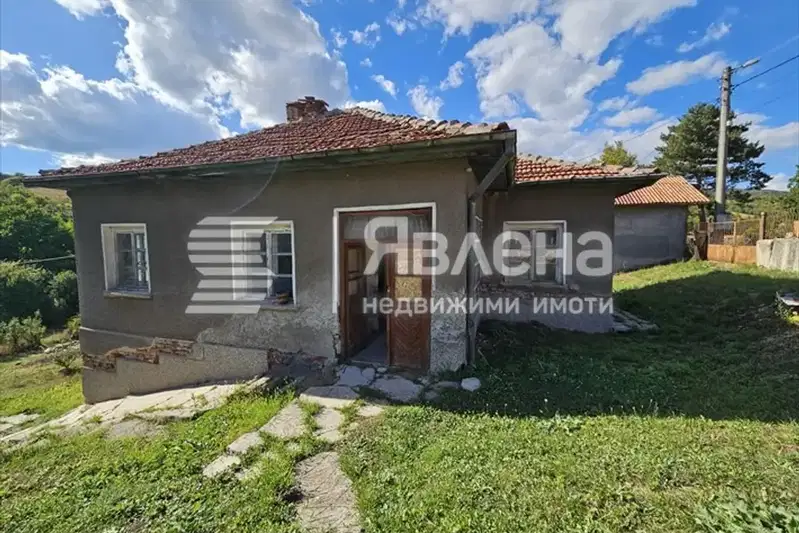 House in Oblast Pernik, Golemo Buchino