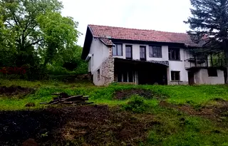 Къща в Ловеч, с. Голям извор