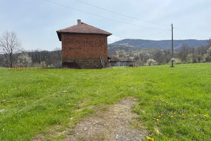 House in Oblast Lovech, Golyama Jelyazna