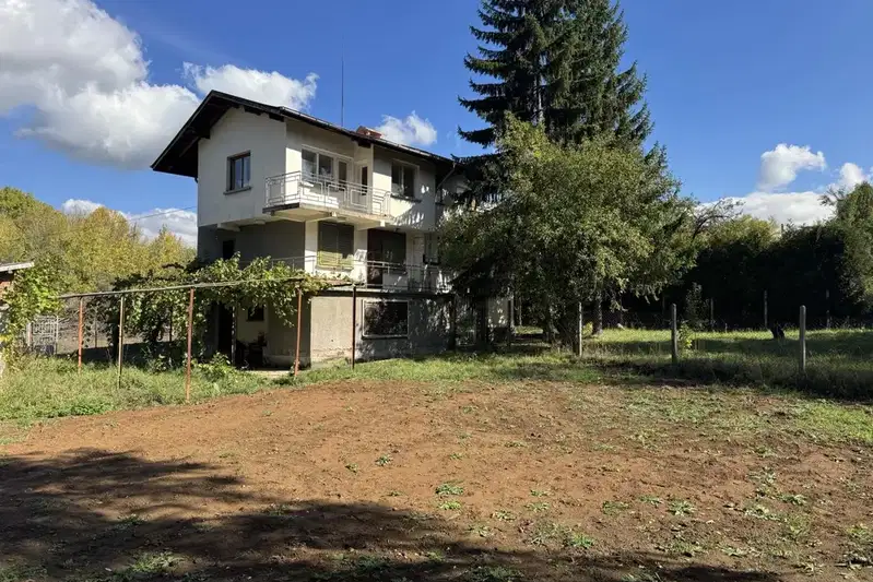 Къща в Перник, с. Горна Диканя