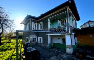 Къща във Враца, с. Горно Пещене
