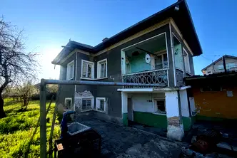 Къща във Враца, с. Горно Пещене