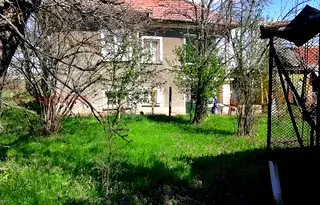 Къща във Враца, с. Горно Пещене