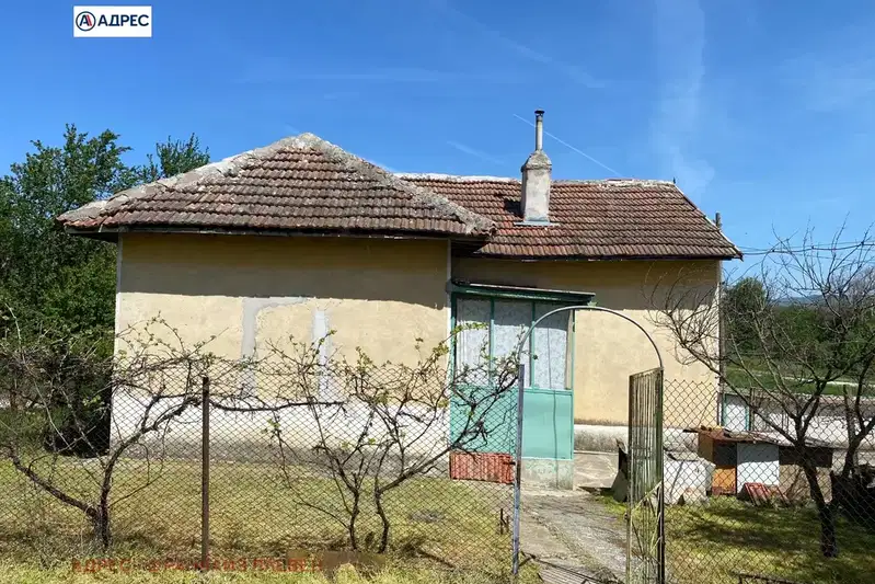 Къща във Враца, с. Горно Пещене