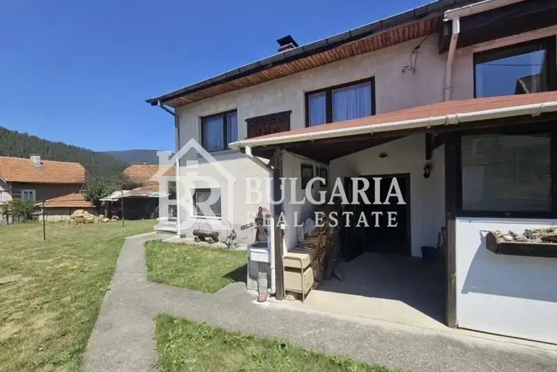 House in област София, Govedarci