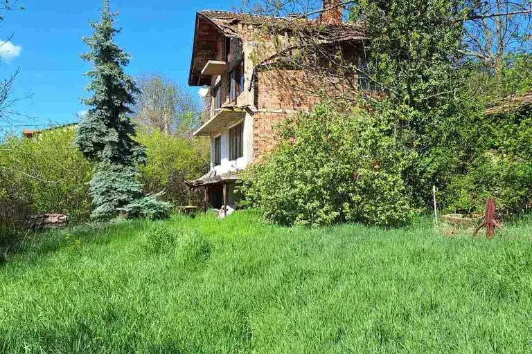House in област София, Gurmazovo