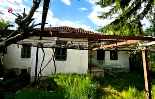 Къща в Перник, с. Гълъбник