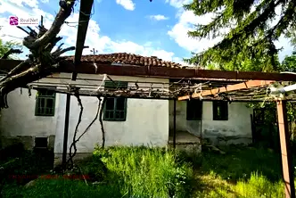 Къща в Перник, с. Гълъбник