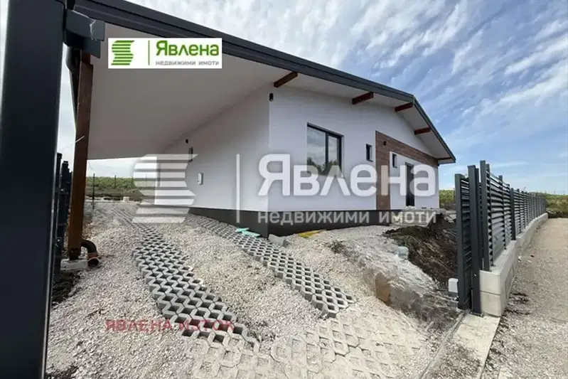 House in област София, Herakovo