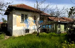 Къща във Велико Търново, с. Хотница