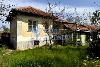 Къща във Велико Търново, с. Хотница